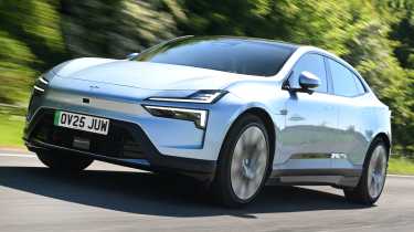 Polestar 4 - front 3/4